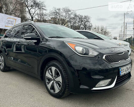 Чорний Кіа Niro, об'ємом двигуна 1.58 л та пробігом 105 тис. км за 17000 $, фото 2 на Automoto.ua