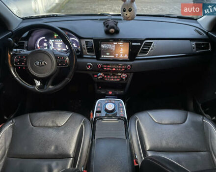 Черный Киа Niro, объемом двигателя 0 л и пробегом 207 тыс. км за 18500 $, фото 4 на Automoto.ua
