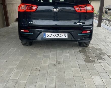 Чорний Кіа Niro, об'ємом двигуна 0 л та пробігом 141 тис. км за 17400 $, фото 1 на Automoto.ua