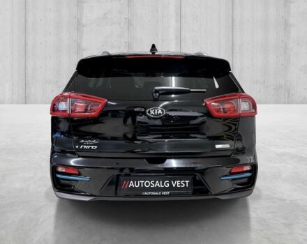 Черный Киа Niro, объемом двигателя 0 л и пробегом 155 тыс. км за 13700 $, фото 3 на Automoto.ua