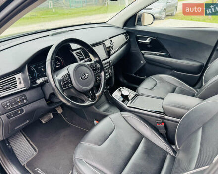 Черный Киа Niro, объемом двигателя 0 л и пробегом 135 тыс. км за 18873 $, фото 4 на Automoto.ua