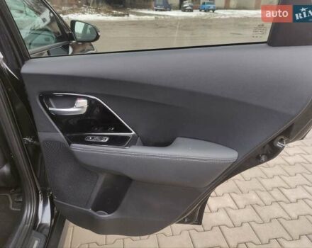 Чорний Кіа Niro, об'ємом двигуна 0 л та пробігом 165 тис. км за 16200 $, фото 40 на Automoto.ua