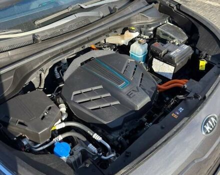 Чорний Кіа Niro, об'ємом двигуна 0 л та пробігом 137 тис. км за 22000 $, фото 18 на Automoto.ua