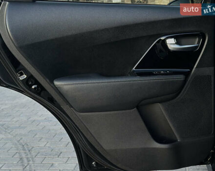Чорний Кіа Niro, об'ємом двигуна 0 л та пробігом 93 тис. км за 18700 $, фото 45 на Automoto.ua