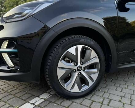 Чорний Кіа Niro, об'ємом двигуна 0 л та пробігом 111 тис. км за 16900 $, фото 2 на Automoto.ua