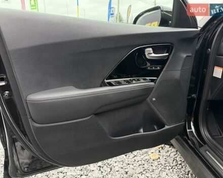 Чорний Кіа Niro, об'ємом двигуна 0 л та пробігом 165 тис. км за 18800 $, фото 34 на Automoto.ua
