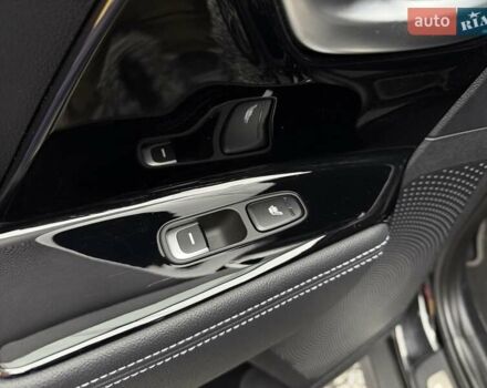 Чорний Кіа Niro, об'ємом двигуна 0 л та пробігом 165 тис. км за 18800 $, фото 26 на Automoto.ua