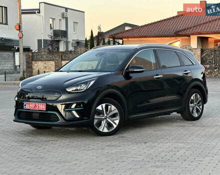 Чорний Кіа Niro, об'ємом двигуна 0 л та пробігом 93 тис. км за 18700 $, фото 4 на Automoto.ua