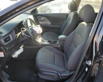 Чорний Кіа Niro, об'ємом двигуна 0 л та пробігом 94 тис. км за 3800 $, фото 6 на Automoto.ua
