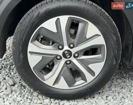 Чорний Кіа Niro, об'ємом двигуна 0 л та пробігом 165 тис. км за 18800 $, фото 37 на Automoto.ua