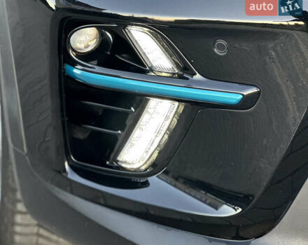 Чорний Кіа Niro, об'ємом двигуна 0 л та пробігом 93 тис. км за 18700 $, фото 25 на Automoto.ua