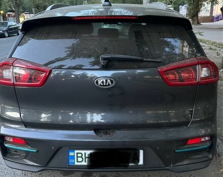Черный Киа Niro, объемом двигателя 0 л и пробегом 88 тыс. км за 23000 $, фото 2 на Automoto.ua