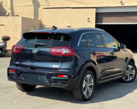 Чорний Кіа Niro, об'ємом двигуна 0 л та пробігом 45 тис. км за 5900 $, фото 3 на Automoto.ua