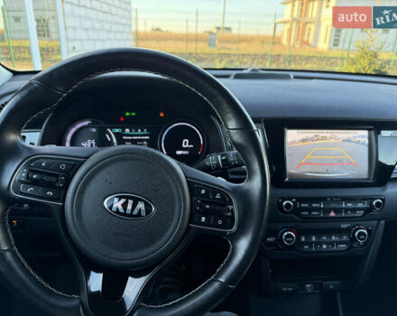 Черный Киа Niro, объемом двигателя 0 л и пробегом 71 тыс. км за 18999 $, фото 25 на Automoto.ua