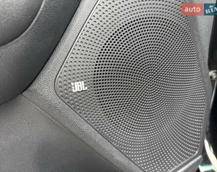 Чорний Кіа Niro, об'ємом двигуна 0 л та пробігом 165 тис. км за 18800 $, фото 13 на Automoto.ua