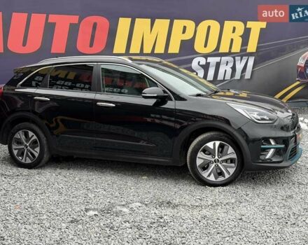 Чорний Кіа Niro, об'ємом двигуна 0 л та пробігом 165 тис. км за 18800 $, фото 1 на Automoto.ua