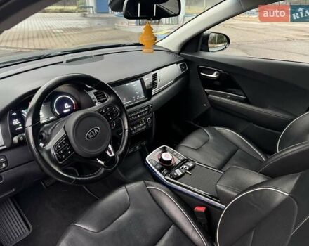 Черный Киа Niro, объемом двигателя 0 л и пробегом 82 тыс. км за 17900 $, фото 33 на Automoto.ua