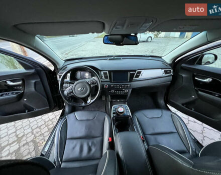 Черный Киа Niro, объемом двигателя 0 л и пробегом 95 тыс. км за 18300 $, фото 6 на Automoto.ua