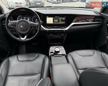 Чорний Кіа Niro, об'ємом двигуна 0 л та пробігом 165 тис. км за 18800 $, фото 28 на Automoto.ua