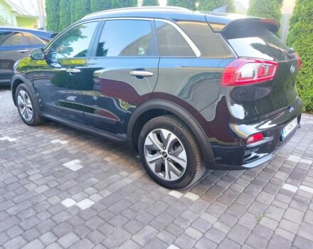 Чорний Кіа Niro, об'ємом двигуна 0 л та пробігом 121 тис. км за 19280 $, фото 2 на Automoto.ua