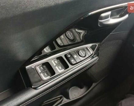 Черный Киа Niro, объемом двигателя 0 л и пробегом 130 тыс. км за 15300 $, фото 3 на Automoto.ua