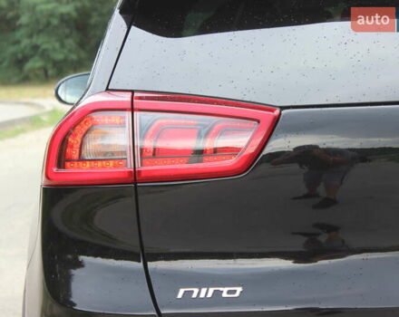 Чорний Кіа Niro, об'ємом двигуна 0 л та пробігом 78 тис. км за 19799 $, фото 18 на Automoto.ua