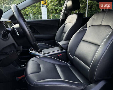 Кіа Niro 2019 у Кропивницькому (Кіровограді) на Automoto.ua Чорний Кіа Niro, об'ємом двигуна 0 л та пробігом 37 тис. км за 16000 $, фото 5 на Automoto.ua