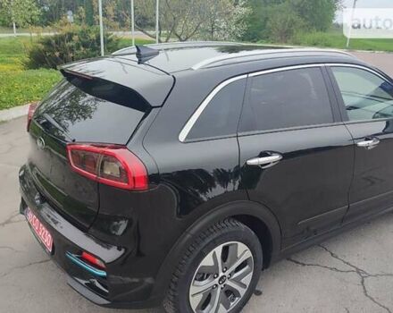 Чорний Кіа Niro, об'ємом двигуна 0 л та пробігом 105 тис. км за 19499 $, фото 18 на Automoto.ua