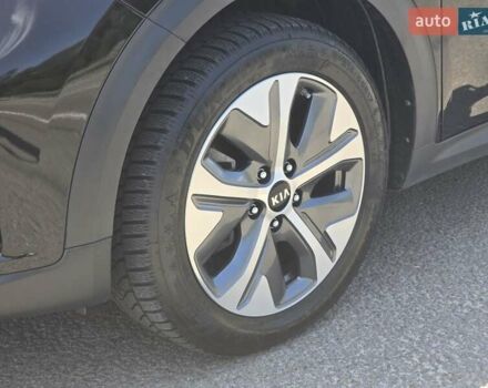 Черный Киа Niro, объемом двигателя 0 л и пробегом 69 тыс. км за 19399 $, фото 18 на Automoto.ua