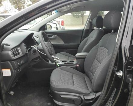 Черный Киа Niro, объемом двигателя 1.6 л и пробегом 70 тыс. км за 13000 $, фото 7 на Automoto.ua
