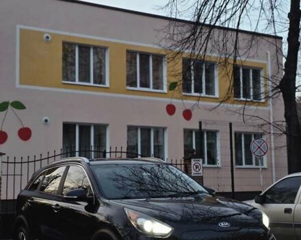 Черный Киа Niro, объемом двигателя 0 л и пробегом 310 тыс. км за 15200 $, фото 3 на Automoto.ua