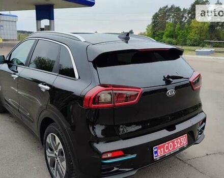 Чорний Кіа Niro, об'ємом двигуна 0 л та пробігом 105 тис. км за 19499 $, фото 10 на Automoto.ua