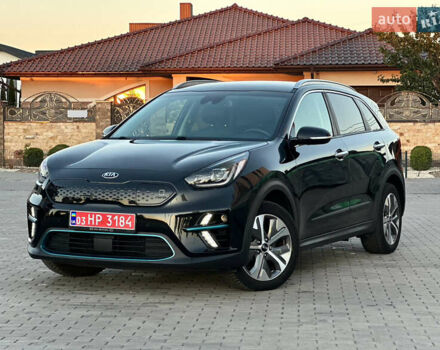 Чорний Кіа Niro, об'ємом двигуна 0 л та пробігом 93 тис. км за 18700 $, фото 3 на Automoto.ua