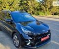 Чорний Кіа Niro, об'ємом двигуна 0 л та пробігом 105 тис. км за 19099 $, фото 3 на Automoto.ua