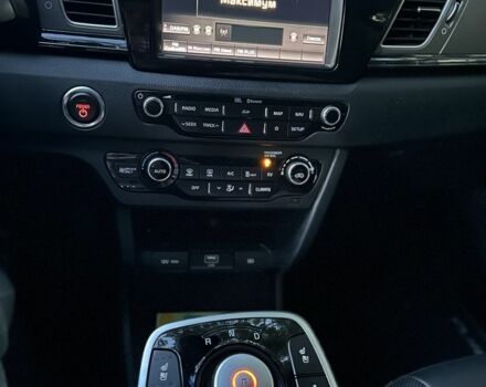 Черный Киа Niro, объемом двигателя 0 л и пробегом 88 тыс. км за 23000 $, фото 5 на Automoto.ua