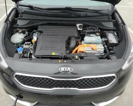Черный Киа Niro, объемом двигателя 1.6 л и пробегом 70 тыс. км за 13000 $, фото 6 на Automoto.ua