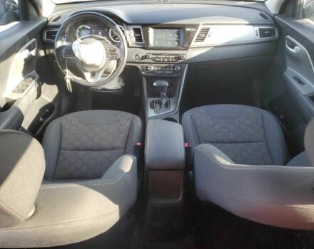 Чорний Кіа Niro, об'ємом двигуна 0 л та пробігом 94 тис. км за 3800 $, фото 7 на Automoto.ua