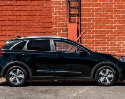 Черный Киа Niro, объемом двигателя 1.6 л и пробегом 15 тыс. км за 18300 $, фото 3 на Automoto.ua