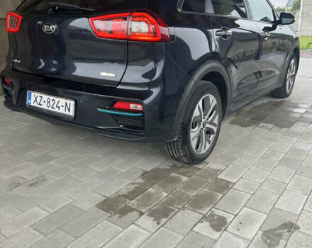 Чорний Кіа Niro, об'ємом двигуна 0 л та пробігом 138 тис. км за 17900 $, фото 3 на Automoto.ua