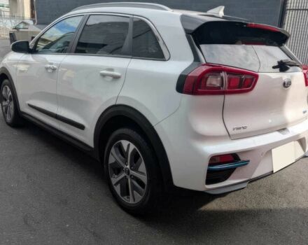 Чорний Кіа Niro, об'ємом двигуна 0 л та пробігом 39 тис. км за 11800 $, фото 6 на Automoto.ua