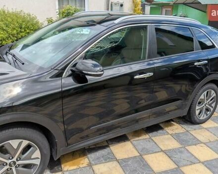 Чорний Кіа Niro, об'ємом двигуна 0 л та пробігом 130 тис. км за 16900 $, фото 8 на Automoto.ua
