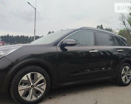 Чорний Кіа Niro, об'ємом двигуна 0 л та пробігом 105 тис. км за 19499 $, фото 28 на Automoto.ua