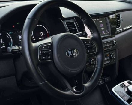 Чорний Кіа Niro, об'ємом двигуна 0 л та пробігом 111 тис. км за 16900 $, фото 8 на Automoto.ua