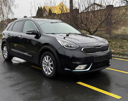 Чорний Кіа Niro, об'ємом двигуна 1.58 л та пробігом 125 тис. км за 13000 $, фото 1 на Automoto.ua