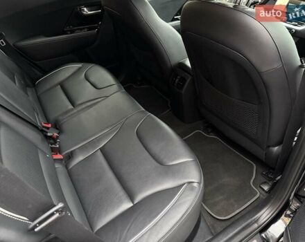 Чорний Кіа Niro, об'ємом двигуна 0 л та пробігом 165 тис. км за 18800 $, фото 30 на Automoto.ua