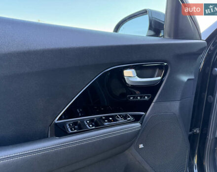 Черный Киа Niro, объемом двигателя 0 л и пробегом 71 тыс. км за 18999 $, фото 19 на Automoto.ua