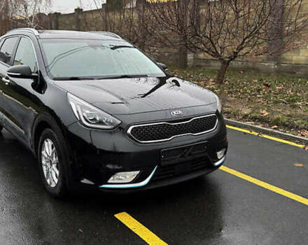 Чорний Кіа Niro, об'ємом двигуна 1.58 л та пробігом 125 тис. км за 13000 $, фото 9 на Automoto.ua
