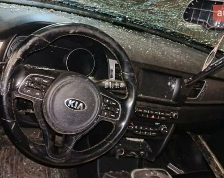 Чорний Кіа Niro, об'ємом двигуна 0 л та пробігом 130 тис. км за 7500 $, фото 2 на Automoto.ua
