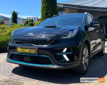 Черный Киа Niro, объемом двигателя 64 л и пробегом 197 тыс. км за 18700 $, фото 2 на Automoto.ua