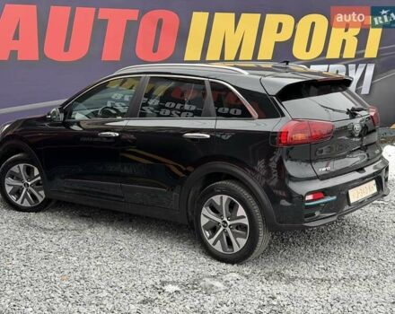 Чорний Кіа Niro, об'ємом двигуна 0 л та пробігом 165 тис. км за 18800 $, фото 2 на Automoto.ua